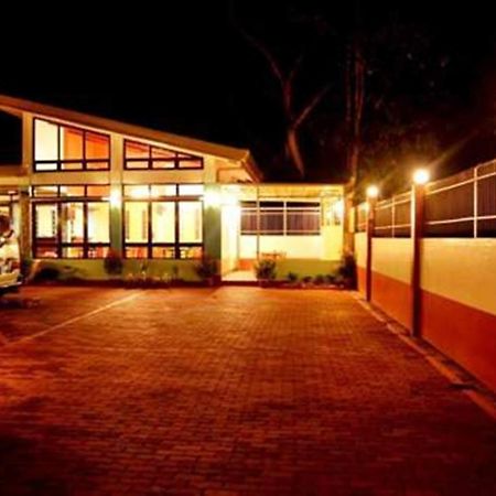 Julieta'S Pension House Puerto Princesa Luaran gambar