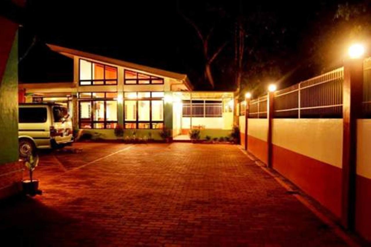 Julieta'S Pension House Puerto Princesa Luaran gambar